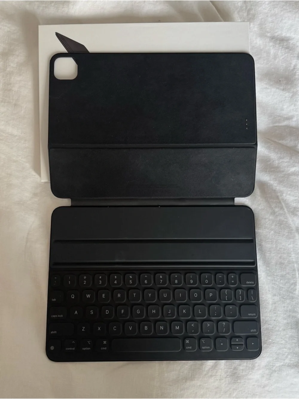 Apple | Smart Keyboard Folio for iPad Air and iPad Pro (11-inch)